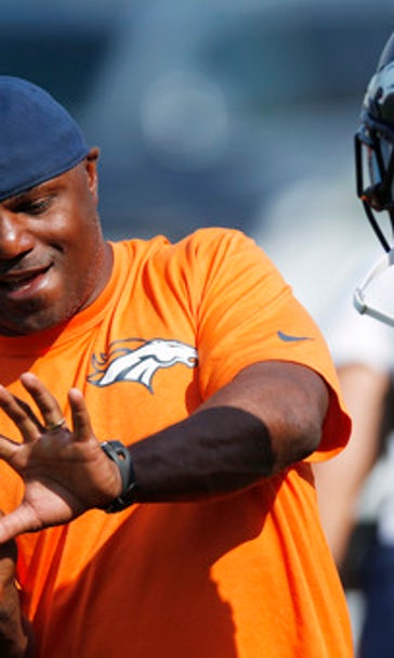 Broncos promote Joe Woods to defensive coordinator